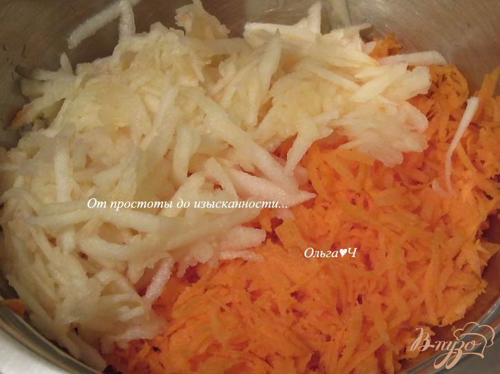Фото приготовление рецепта: Морковный салат с яблоком шаг №1