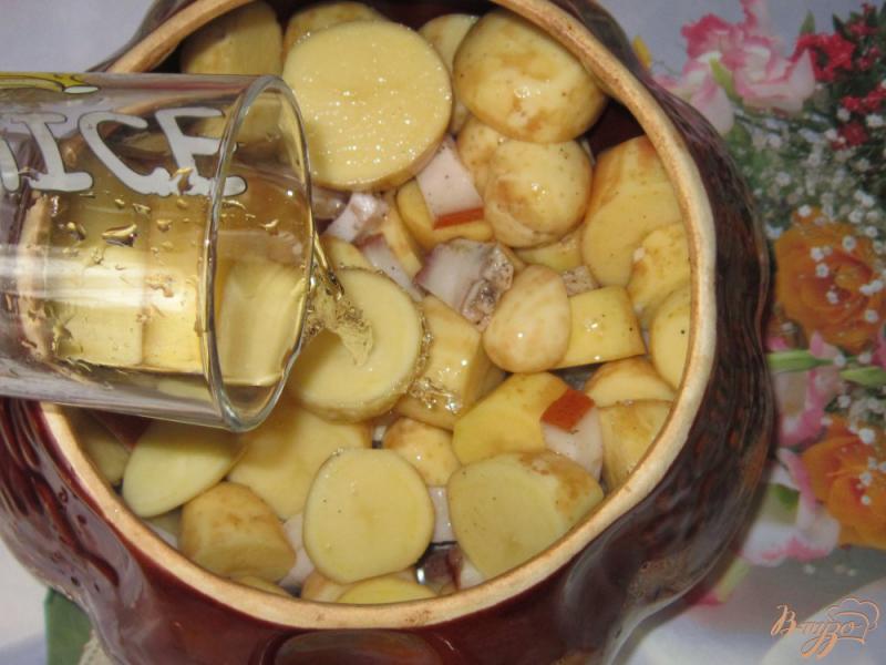 Фото приготовление рецепта: Молодой картофель запеченный в горшочке шаг №5