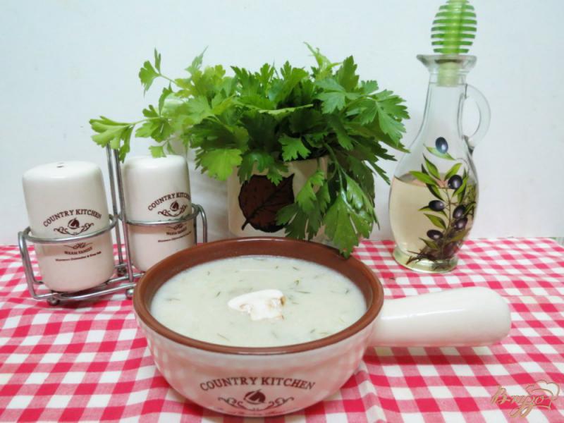 Фото приготовление рецепта: Картофельный суп по-южнобогемски (kulajda - Bramborova Polevka Jihoceska) шаг №8