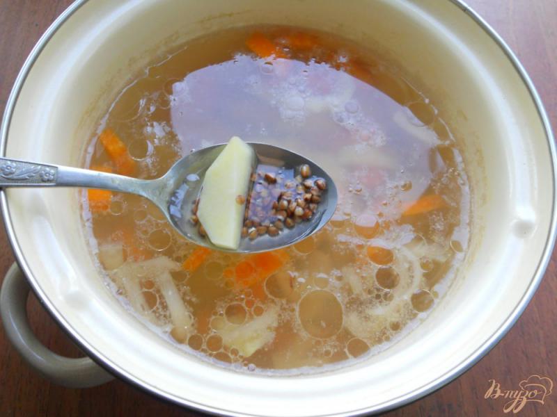 Фото приготовление рецепта: Овощной суп с гречкой шаг №4