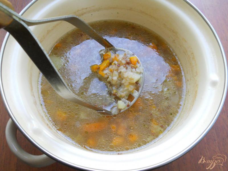 Фото приготовление рецепта: Овощной суп с гречкой шаг №5