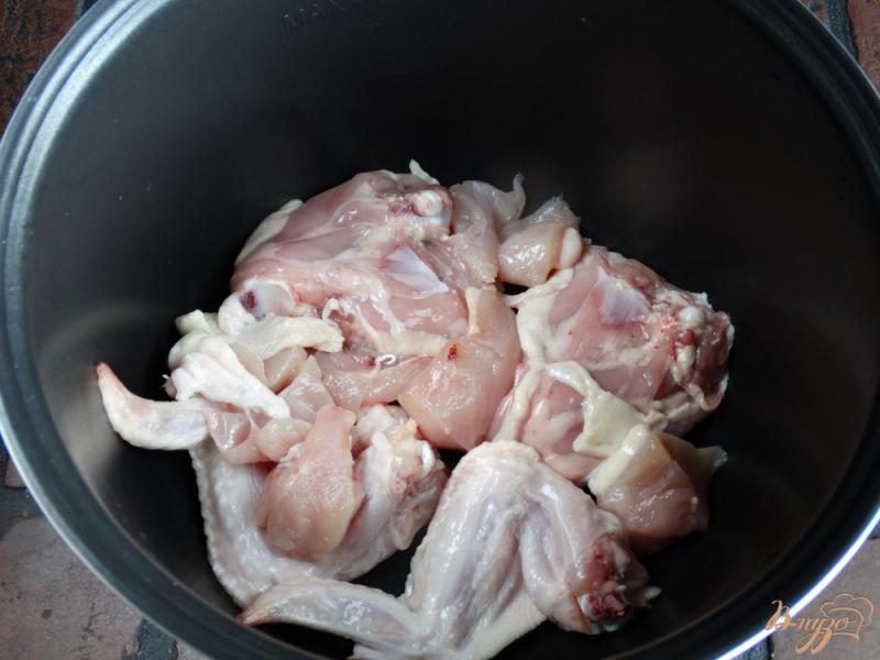 Фото приготовление рецепта: Курица тушеная с йогуртом шаг №1