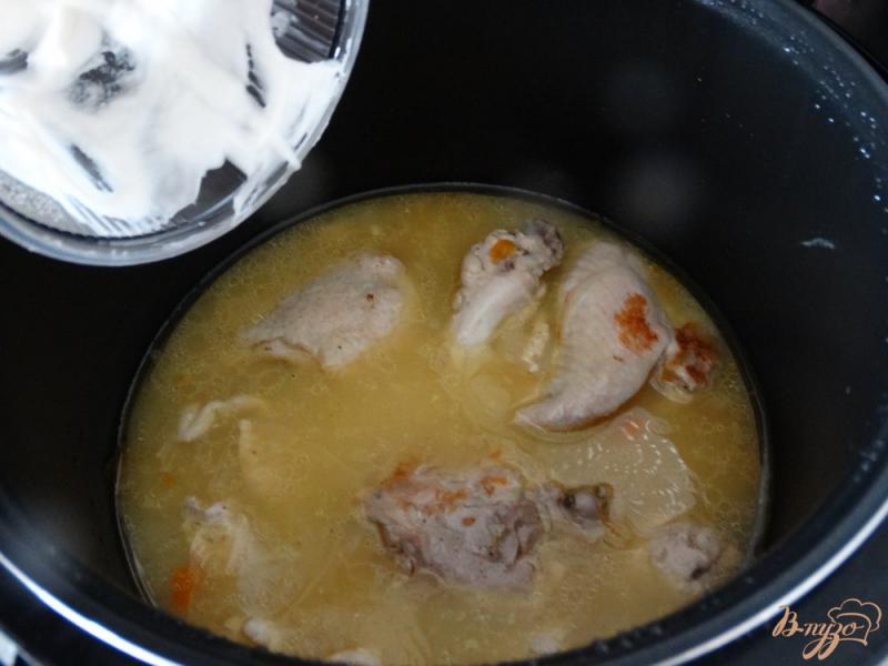 Фото приготовление рецепта: Курица тушеная с йогуртом шаг №4