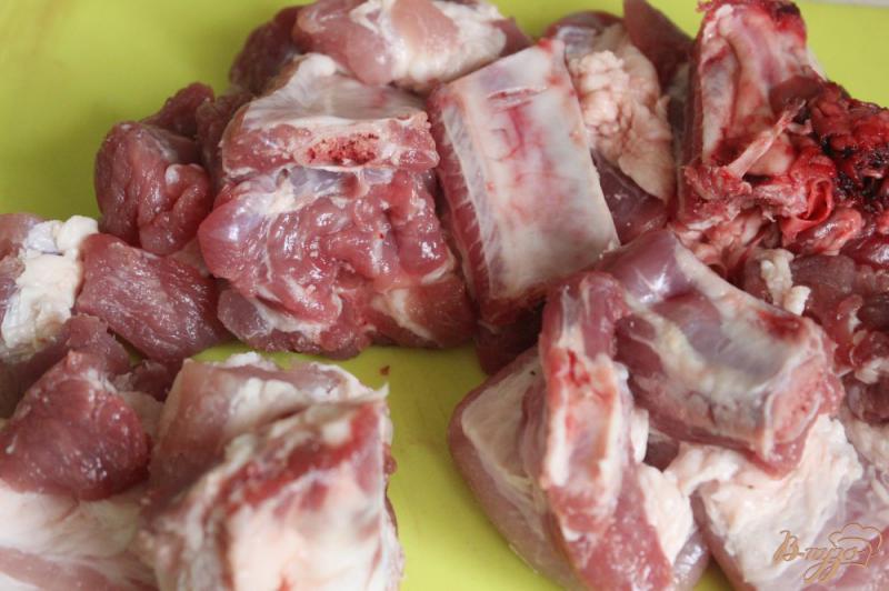 Фото приготовление рецепта: Паста с овощами и свиными ребрышками шаг №1