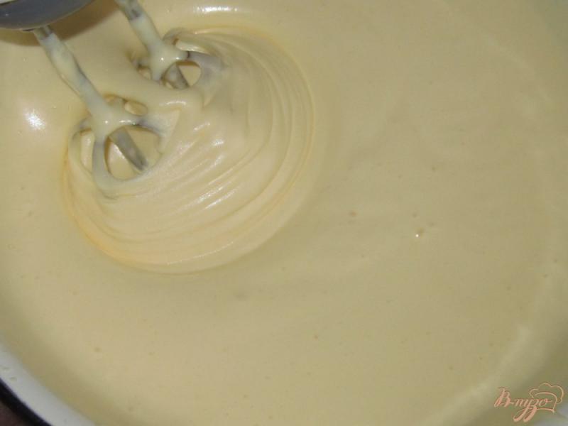 Фото приготовление рецепта: Бисквит из утиных яиц шаг №3