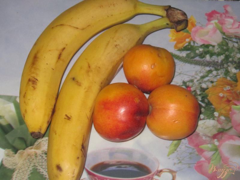 Фото приготовление рецепта: Сметанное желе с кусочками фруктов шаг №4