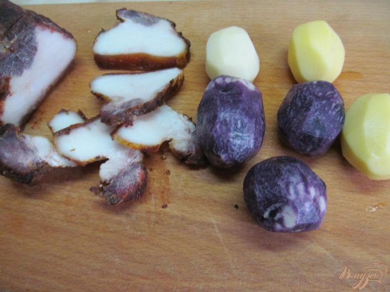 Фото приготовление рецепта: Картофельный шашлык с салом шаг №1