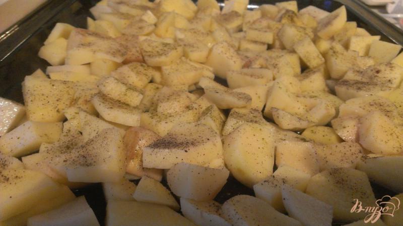 Фото приготовление рецепта: Картошка запеченная с курицей шаг №5