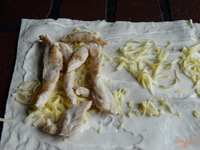 Фото приготовление рецепта: Конвертики из лаваша с куриной грудкой шаг №5