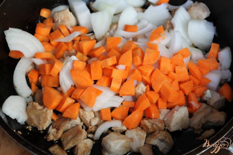 Фото приготовление рецепта: Куриная грудка с цветной капустой и соусом карри шаг №2