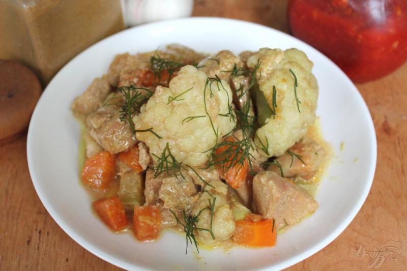 Фото приготовление рецепта: Куриная грудка с цветной капустой и соусом карри шаг №6