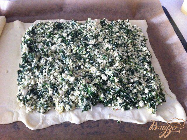 Фото приготовление рецепта: Пирог со шпинатом и творогом шаг №7
