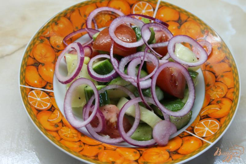 Фото приготовление рецепта: Греческий салат с вялеными томатами шаг №5