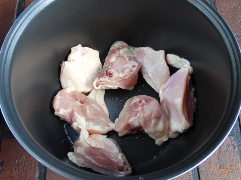 Фото приготовление рецепта: Плов с булгуром, рисом и курицей в мультиварке шаг №1