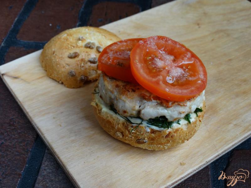 Фото приготовление рецепта: Сандвич с домашней куриной котлетой шаг №6