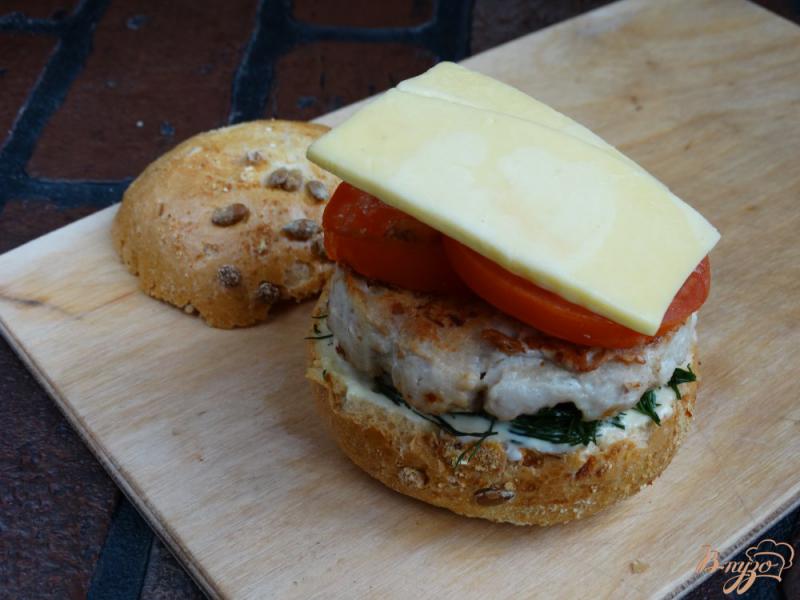 Фото приготовление рецепта: Сандвич с домашней куриной котлетой шаг №7