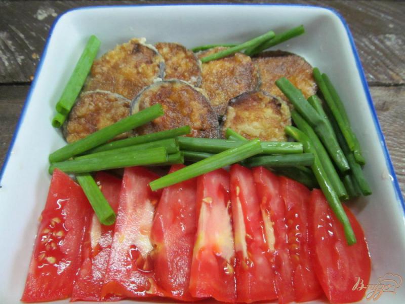 Фото приготовление рецепта: Салат из баклажана с помидором в восточном стиле шаг №5