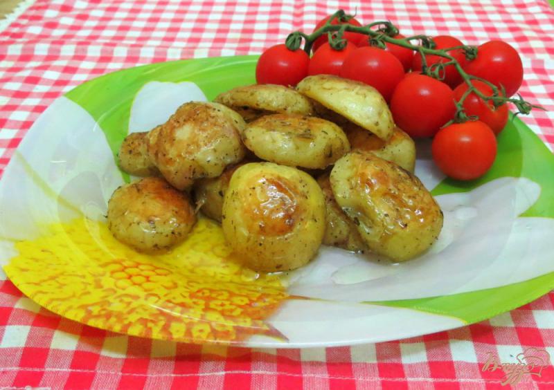 Фото приготовление рецепта: Молодой картофель запеченный шаг №4