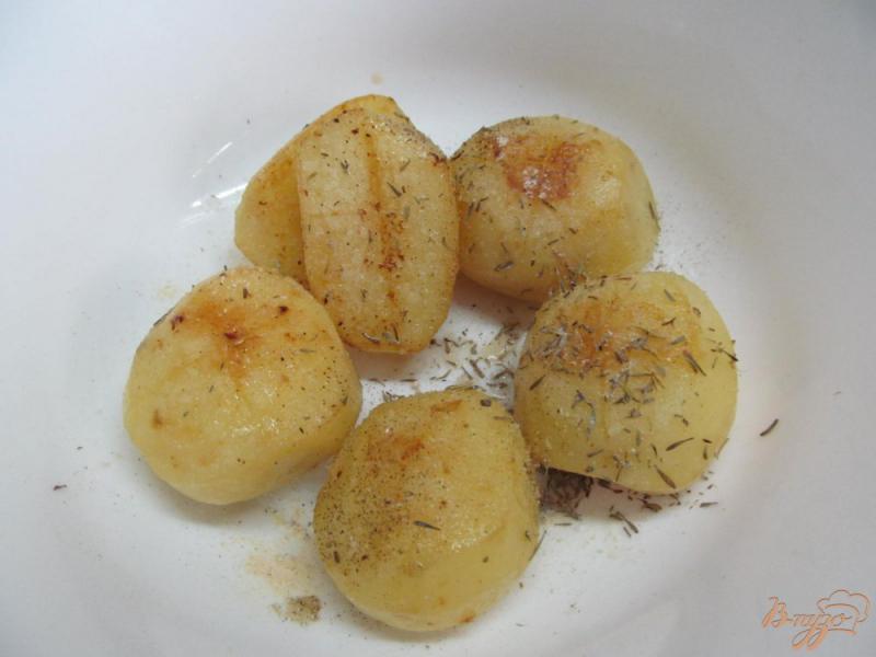 Фото приготовление рецепта: Запеченное мясо с картофелем в мультиварке шаг №5