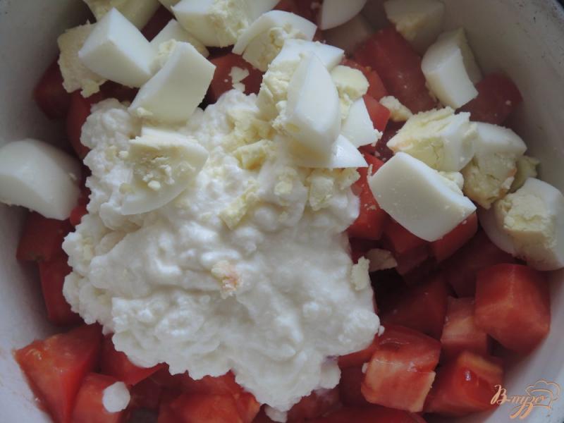 Фото приготовление рецепта: Салат с помидорами и рикоттой шаг №6