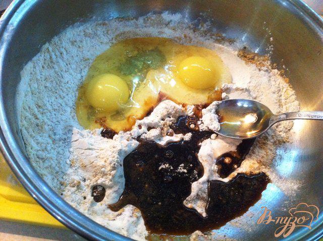 Фото приготовление рецепта: Печень по особому в яблочном соусе шаг №3