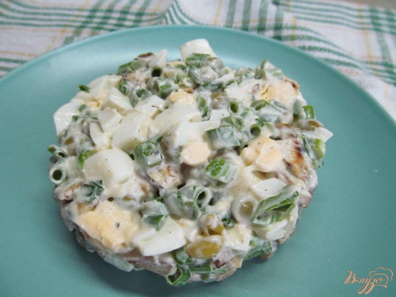 Фото приготовление рецепта: Салат из баклажана с горошком шаг №4