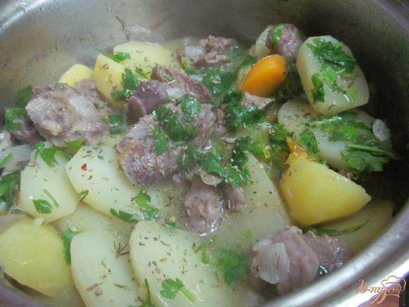 Фото приготовление рецепта: Овощное рагу с куриными потрохами шаг №7