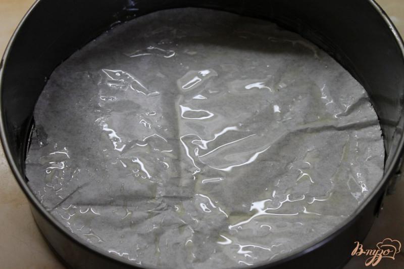 Фото приготовление рецепта: Ягодное пирожное с творожно - малиновым кремом шаг №5