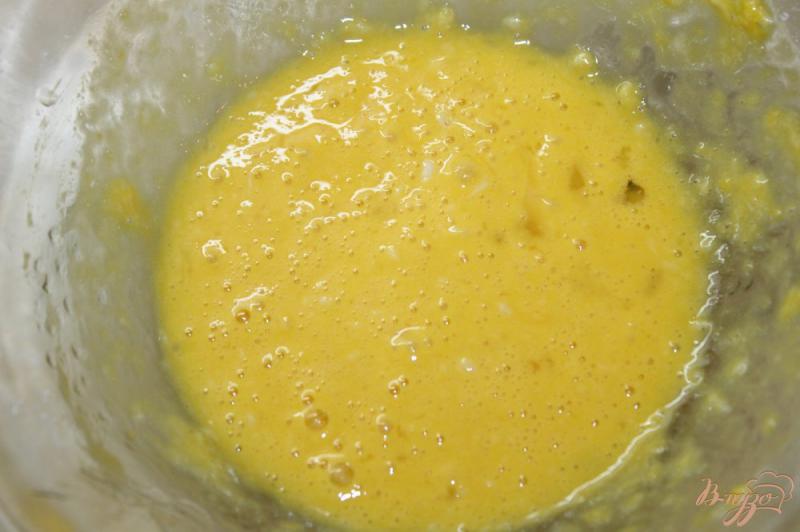 Фото приготовление рецепта: Куриные наггетсы в сырной панировке шаг №3
