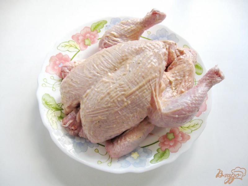Фото приготовление рецепта: Курица запеченная в духовке с рисом и яблоками шаг №4
