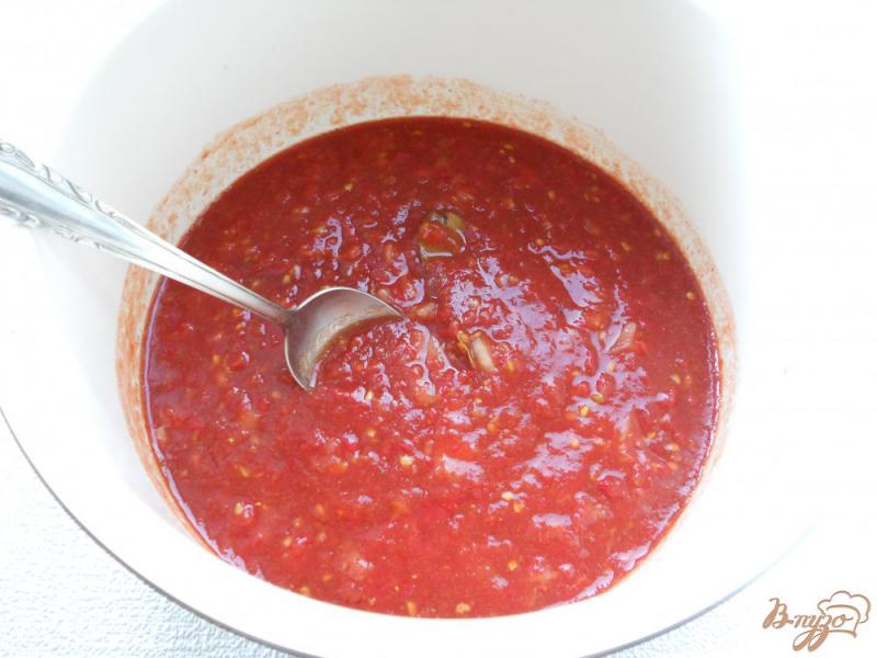 Фото приготовление рецепта: Томатный соус в мультиварке на зиму шаг №4