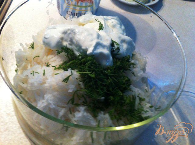 Фото приготовление рецепта: Салат из редиса Мули или Дайкона шаг №3