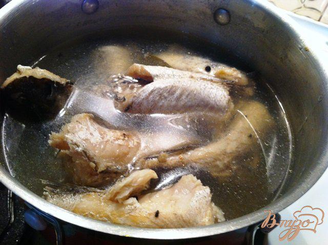 Фото приготовление рецепта: Салат простой из белой рыбы шаг №1