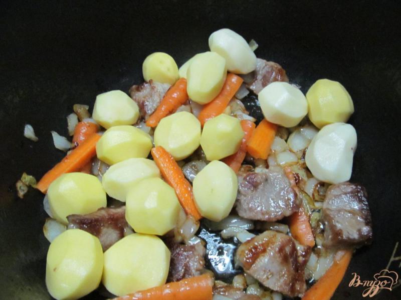Фото приготовление рецепта: Овощное рагу с брюссельской капустой в мультиварке шаг №4