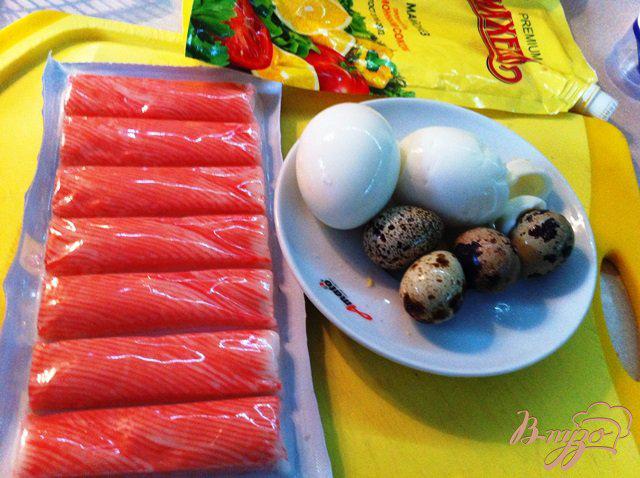 Фото приготовление рецепта: Салат из морской капусты и сельди шаг №2