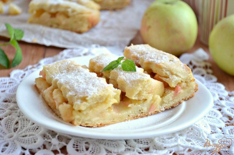 Фото приготовление рецепта: Яблочный пирог из творожного теста шаг №8