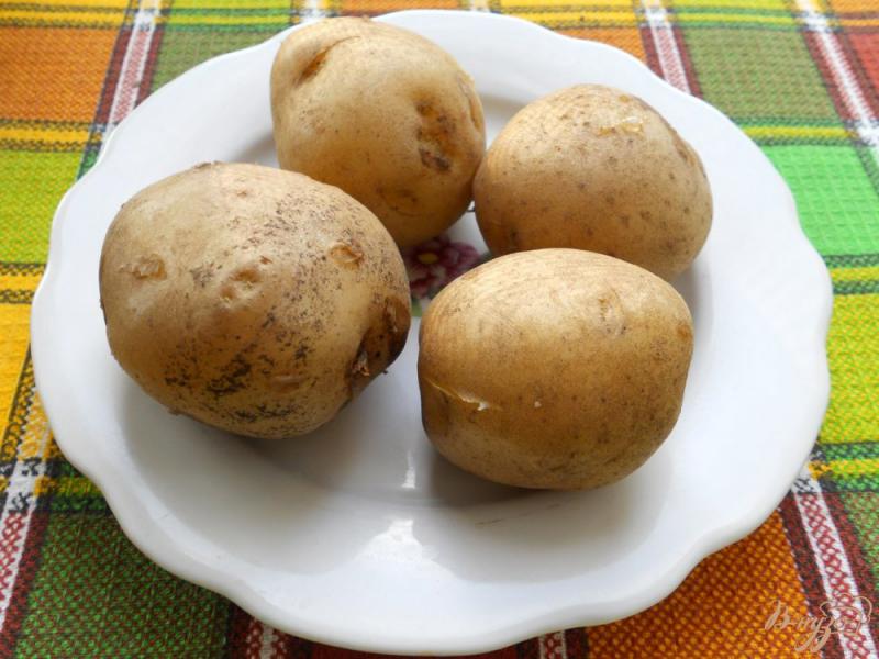Фото приготовление рецепта: Чесночный картофель с петрушкой шаг №1