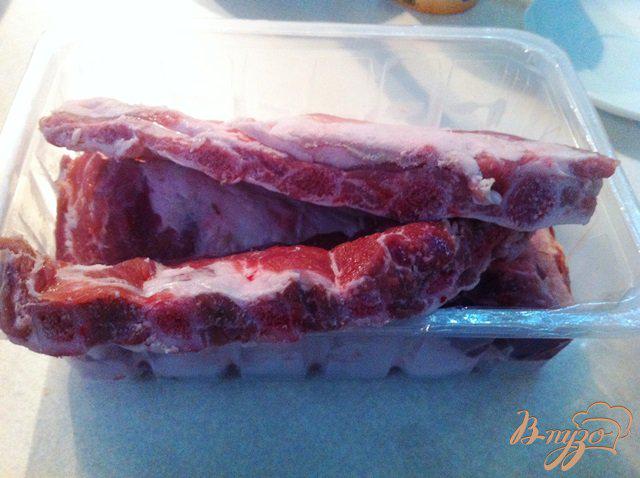 Фото приготовление рецепта: Свиные ребрышки запеченные с картофелем шаг №1