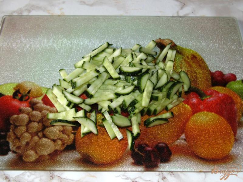 Фото приготовление рецепта: Овощной салат с мясом птицы шаг №3