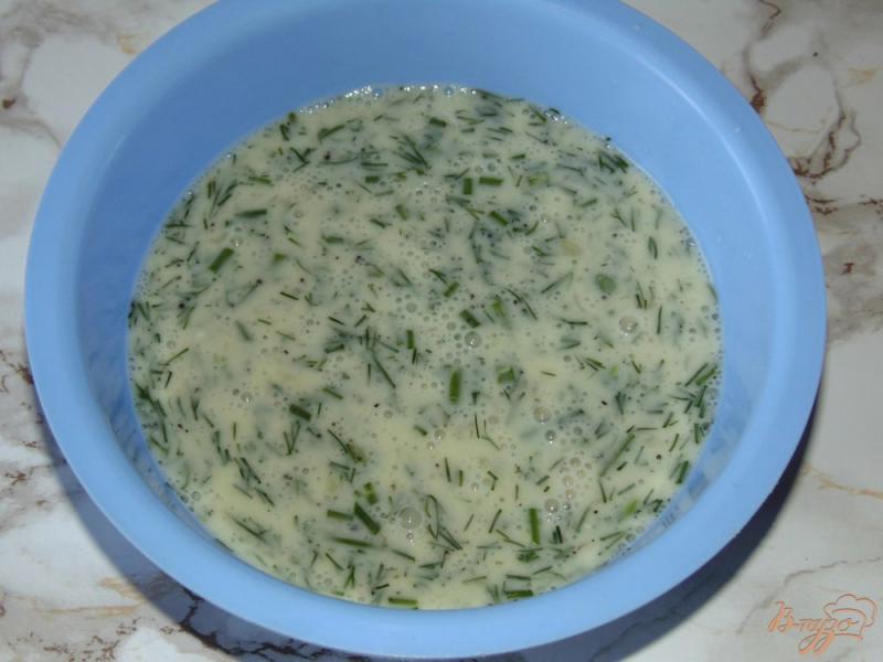 Фото приготовление рецепта: Рубленый омлет с луком и болгарским перцем шаг №3
