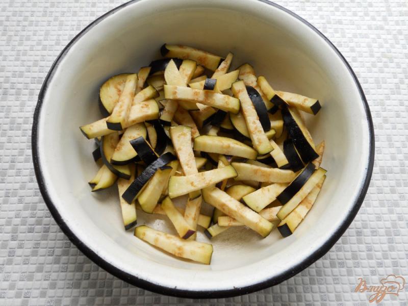 Фото приготовление рецепта: Салат из баклажанов со свининой и грибами шаг №1