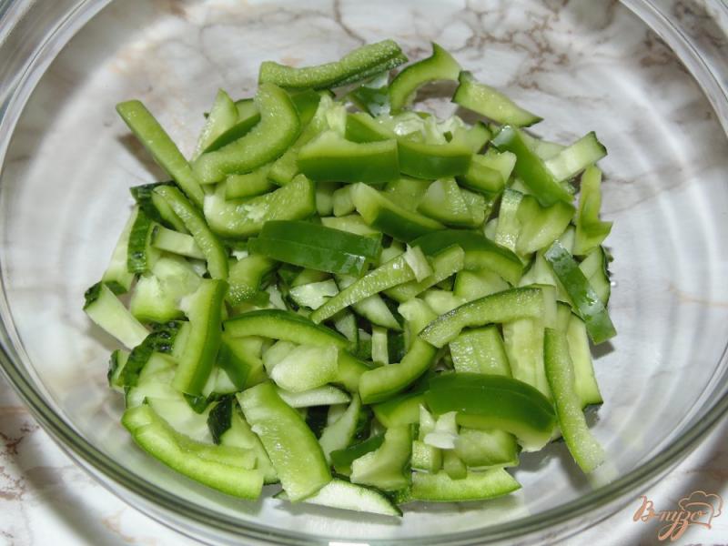 Фото приготовление рецепта: Овощной салат с нототенией шаг №4