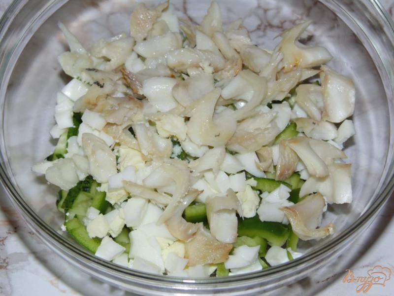 Фото приготовление рецепта: Овощной салат с нототенией шаг №5