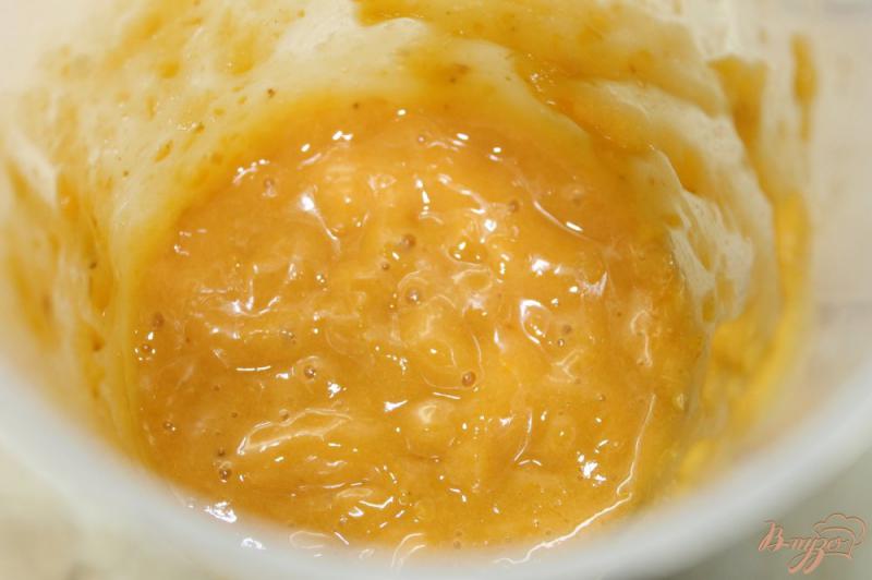 Фото приготовление рецепта: Замороженное абрикосовое пюре с бананом на зиму шаг №6