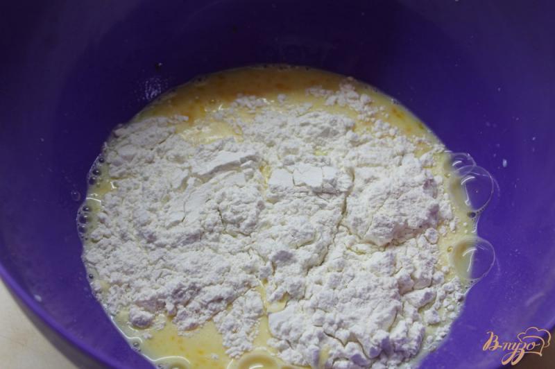 Фото приготовление рецепта: Блины из шампиньонами и сыром шаг №3