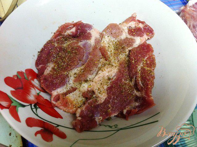 Фото приготовление рецепта: Свинина  на гриле шаг №3