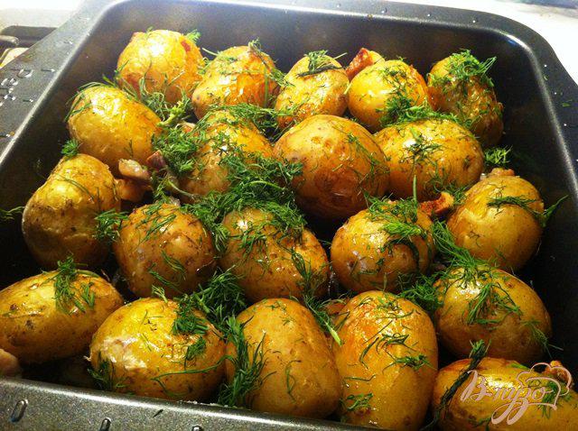 Фото приготовление рецепта: Картофель запеченный в духовке шаг №4