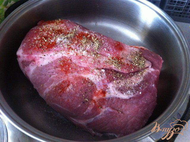 Фото приготовление рецепта: Свинина запеченная в травах шаг №2