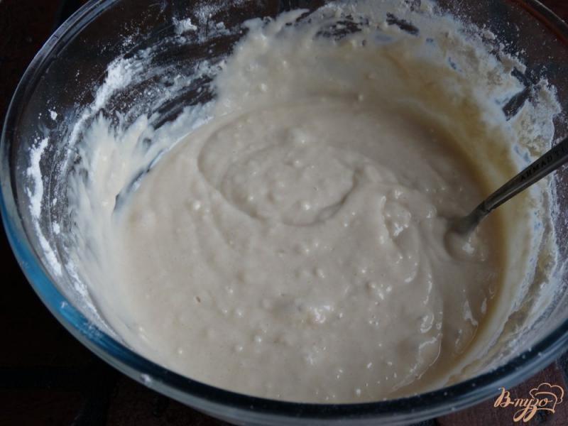Фото приготовление рецепта: Пирог с персиками на кефире без яиц шаг №4