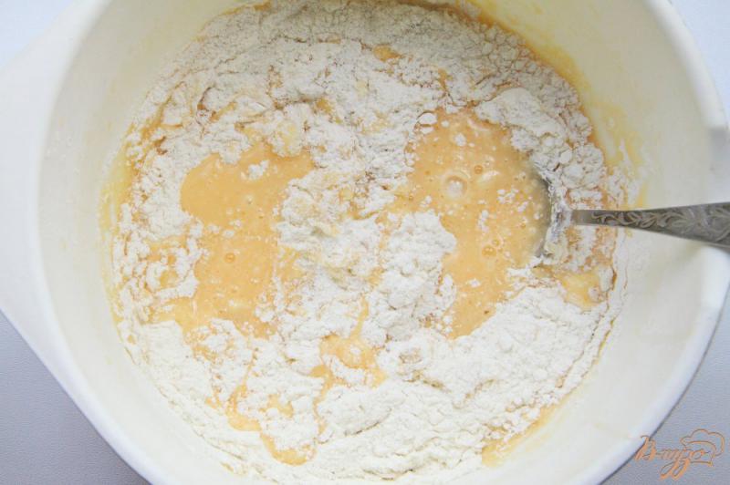 Фото приготовление рецепта: Торт « Футбольный мяч » с шифоновым бисквитом и сливочно-персиковым кремом шаг №3